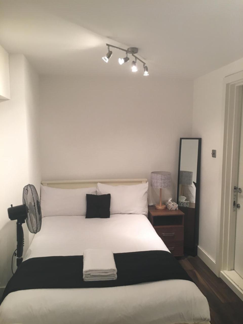 Islington Serviced Rooms London Bagian luar foto